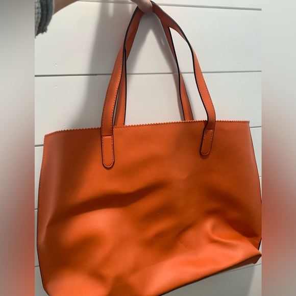 Neiman Marcius,  Orange carry all tote bag. - Picture 5 of 10